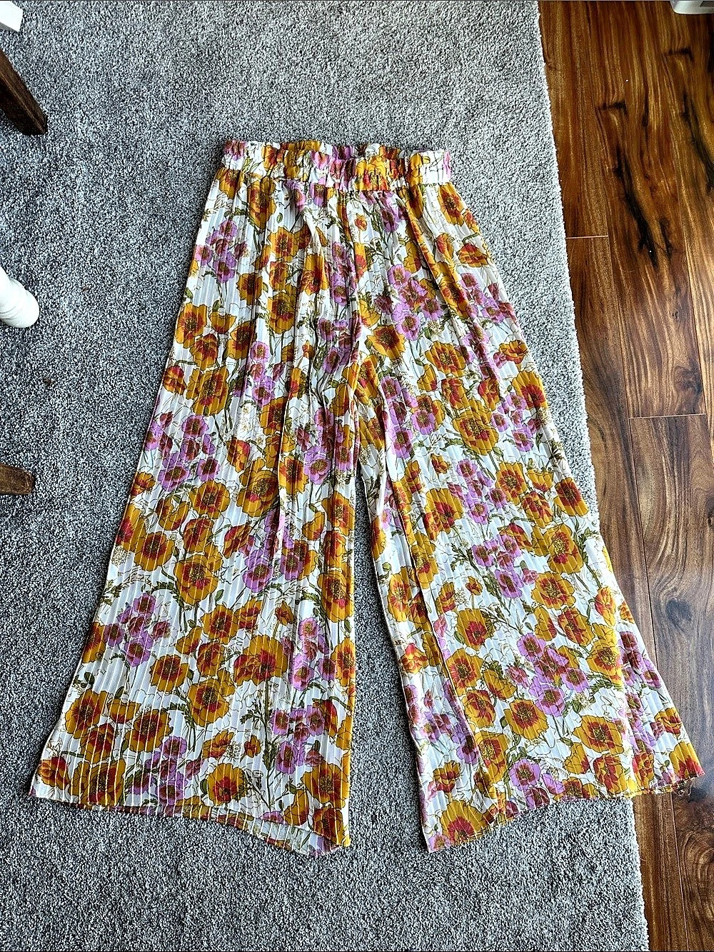 Rose & Olive Floral Wide Leg Pants Size Large Yellow